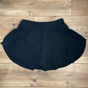 Black athletic skort!